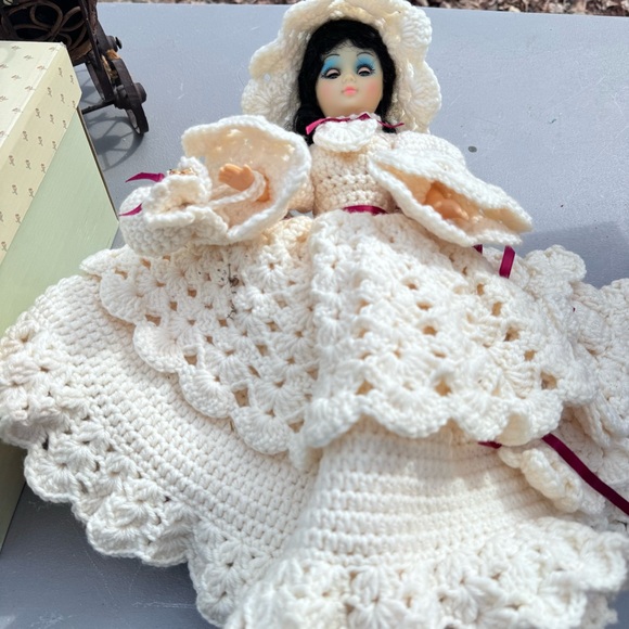 VINTAGE HANDMADE Crocheted Doll with Cream Dress and Pink Accents - Picture 3 of 9